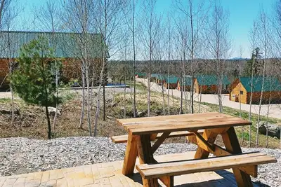 Image de #18 - Flagpole View Cabins - Deluxe Cabin