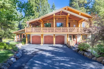 Image de Stillwater - Luxury Truckee 4br, Pet Friendly w Hot Tub & Sauna