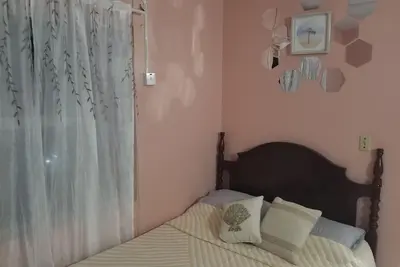 Dolton's Private 2 Bed Studio Cool Ac Wifi - 5 min from 7 Mile Beach!