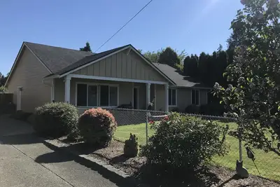 Image de Beautiful 3 bed 2 bath house 2mi from ferry to downtown Seattle