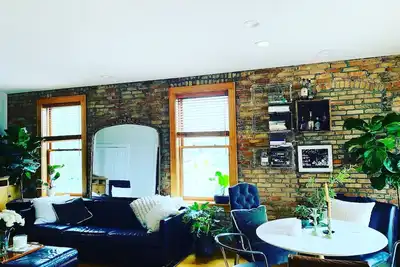 Image de Botanical Loft & Deck — Old Town Lansing