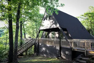 Image de Walk to water! Private Lake Front A-Frame Cabin on Table Rock
