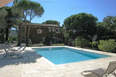 Image de Villa Avec Piscine dans secteur résidentiel très calme