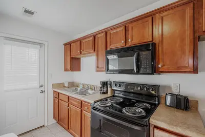 Image de Pet Friendly, 15 Minutes to Fort Campbell-B4