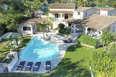 Image de Villa 330m2, 6 chambres, piscine chauffée jacuzzi