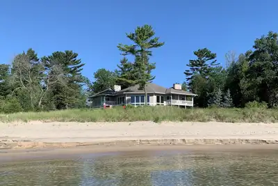 Image de Beachfront property with panoramic view of Lake Michigan!
