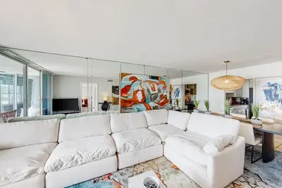 Image de Colorful waterfront condo with pool & hot tub, Ac, W/D, & WiFi - dogs Ok