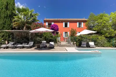 Image de Grand maison de famille dans le centre d'Antibes à pied de la plage