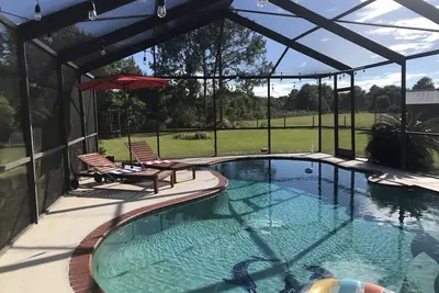 Image de Modern farmhouse with heated pool and fireplace ~3. 6 miles from Epperson Lagoon!