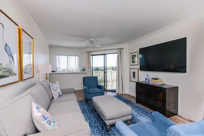 Image de 210 Bay Creek Villa-Beautiful 2nd Floor Villa;Private Balcony;Water Views;Communal Pool