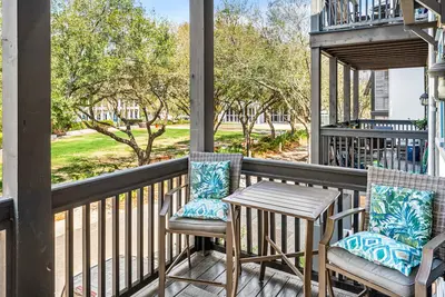 Image de Getaway Flat | 2-bedroom in perfect location!