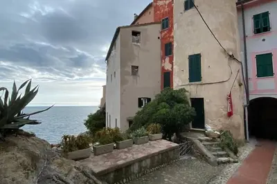 Image de Romantic apartment carved out of Tellaro's Saracen Tower