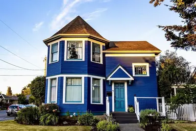 Image de Stunning Victorian 4br w\/Hot Tub 5 Min to Downtown