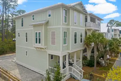 Image de 30a Beach House - Seacrest, Sleeps 18! Pet Friendly, Pool, Beach, Free Golf
