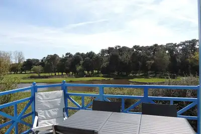 Image de Appartement avec vue sur le golf et le lac de Bourgenay