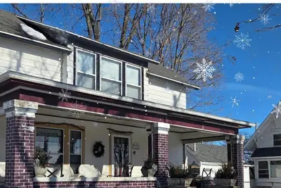 Image de 1800s Home, Train-Themed Decor, Walk to Downtown & Attractions, Exclusive Perks