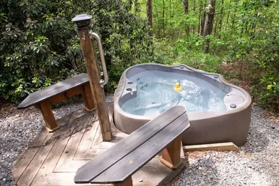 Image de Serenity Ridge Cabin D: Hideaway + Hot Tub