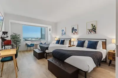 Image de Beachfront Double Queen CozySuites