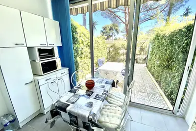 Image de Studio Sanary, mer à pieds, rez de jardin, à partir 3j hors été.