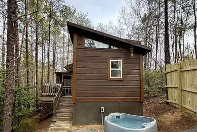 Image de Serenity Ridge Cabin E: Couple's Holiday