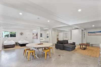 Image de Beautiful ground floor unit in Central Point Lookout