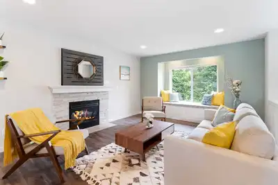 Image de Perch - Kubota Family Home: Spacious 5br home with dual living room