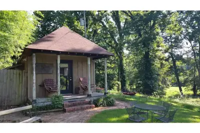 Image de Cottage on riverbank one mile from Clarksdale in gated community