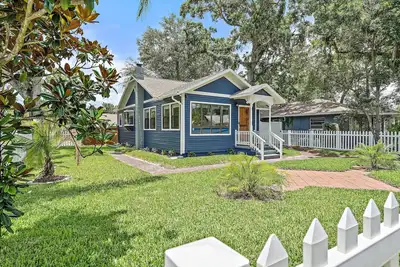 Image de Beautifully renovated beach cottage!