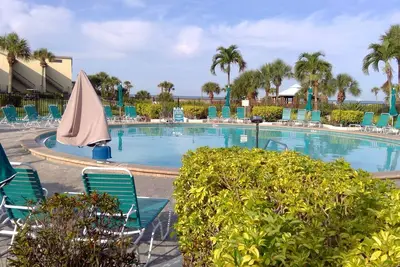 Image de Crescent Beach Resort, Pool, Jaccuzzi, Tennis, Barbeques