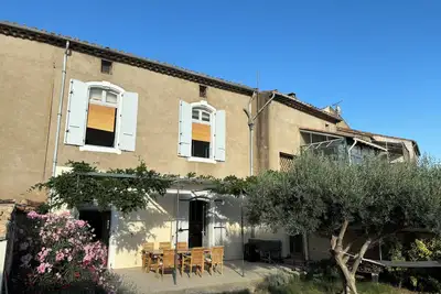 Image de Maison a la place eglise avec charmante jardin privét et magnifique vue.