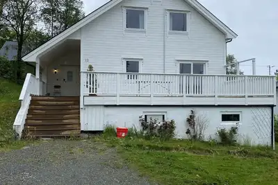 Nice villa with good space in Brattvåg sentrum \/ Ålesund