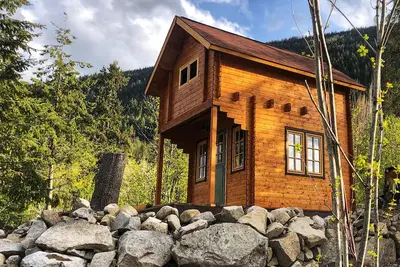 Peaceful  and Relaxing Cabin with Breathtaking Views!