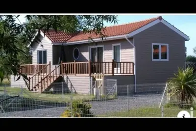 Image de Chalet cosy à 5min de la plage dans une résidence familiale à Soulac-sur-Mer
