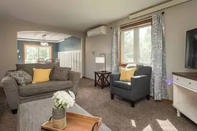 Image de Relaxing, family friendly 4 bedroom lake home