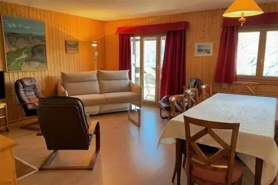 Image de Extérieur : Appartement pour 6 personnes, situé au centre du village, balcon -Intérieur : env. 120 m