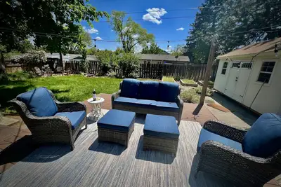 Image de Modern & Stylish Getaway, Hot Tub, Movie Room, Bike-Friendly & Scenic Views