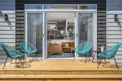 Image de Luxury mid-century modern gem!