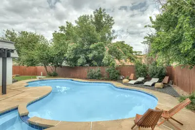 Image de North Okc - Large, Modern Home with Pool and Game Room
