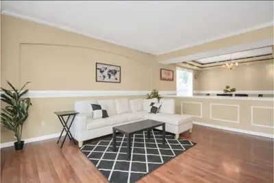 Image de Spacious Houston Home  5 Bedrooms 3. 5 Bathrooms 12 beds perfect for large group