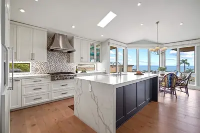 Image de Ocean View, Golf Cart, Elevator, Private, Gated Community, Emerald Bay ⛱🌅