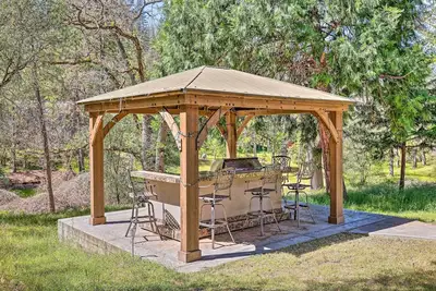 Image de Stunning Groveland Home w/ Outdoor Kitchen!