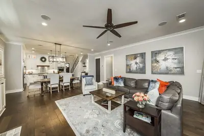 Image de New! Heights Home Away from Home