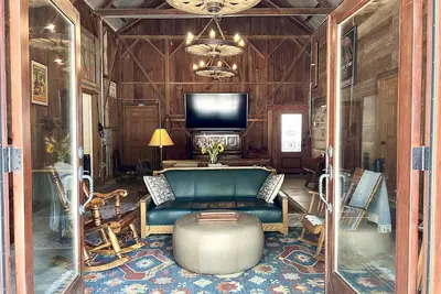 Image de Retreat to the Ranch minutes from Ventura!
