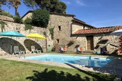 Image de An oasis of tranquility, in the splendid Tuscan hills.