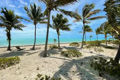 Image de 1Bedroom Long Bay Beachfront Property - Paradise Found!