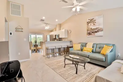 Image de Coastal! Tropical Oasis Home • Near Golf & Beaches