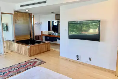 Venice Modern Sanctuary!