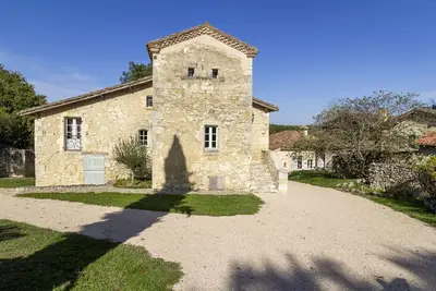 Image de Gîte de charme avec piscine - 1 à 14 personnes
