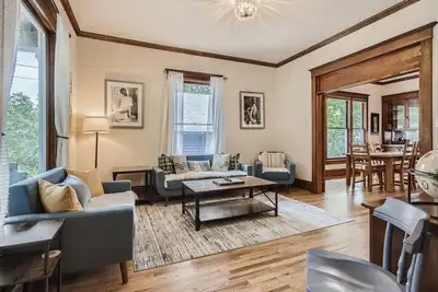 Image de Historic Downtown Home/Hot Tub/Pet Friendly