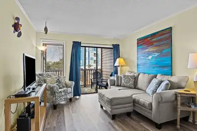 Image de 3 Night Minimum! Gorgeous Ocean Side Condo With A Private Beach Access!